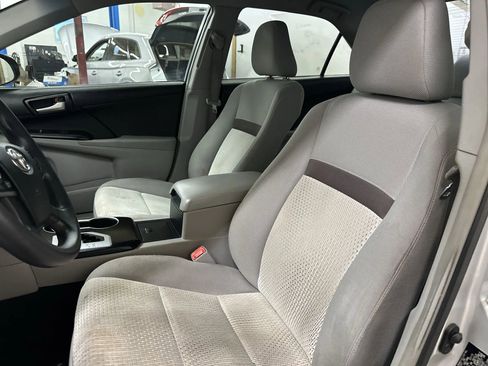 Used 2013 Toyota Camry LE image 13