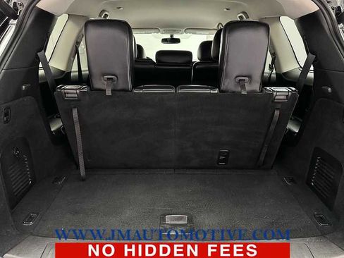 Used 2019 Nissan Pathfinder SL image 17