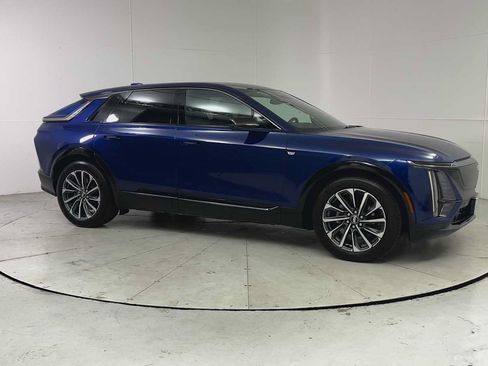 Used 2024 Cadillac Lyriq Sport AWD/4WD image 8