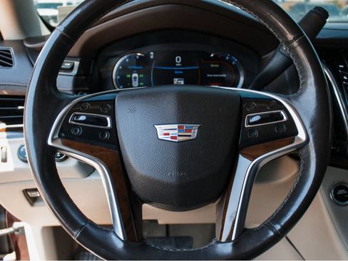 Used 2017 Cadillac Escalade ESV Premium Luxury AWD/4WD image 13