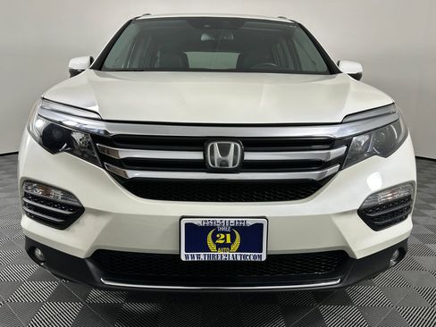 Used 2017 Honda Pilot Touring image 3
