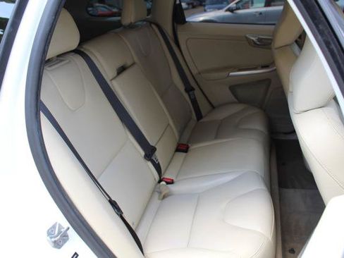 Used 2015 Volvo XC60 T6 Premier Plus AWD/4WD image 32