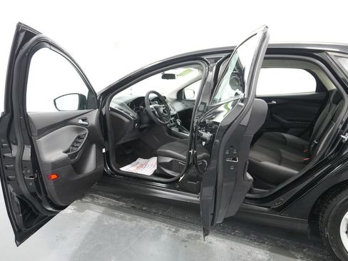 Used 2014 Ford Focus SE FWD image 17