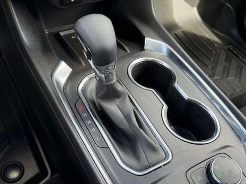 Used 2023 Chevrolet Traverse LT image 24