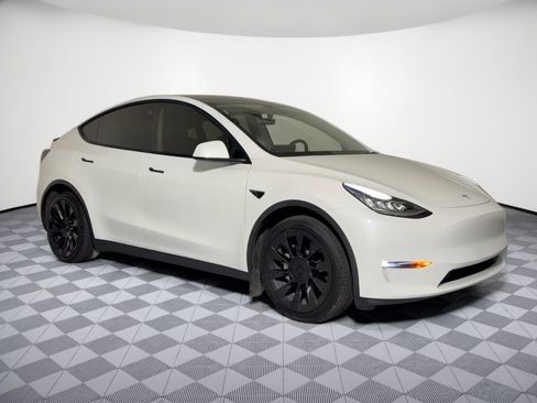 Used 2022 Tesla Model Y Long Range AWD/4WD image 7