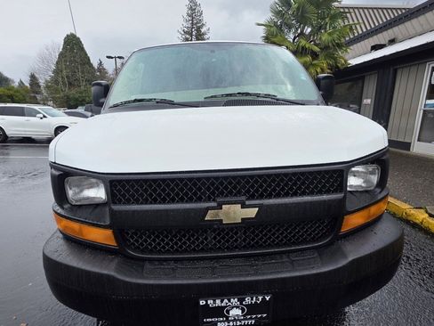 Used 2014 Chevrolet Express 2500 Extended image 7