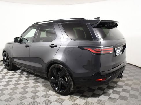 Used 2024 Land Rover Discovery Dynamic SE AWD/4WD image 3