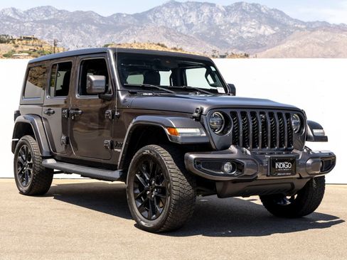 Used 2021 Jeep Wrangler Unlimited Sahara AWD/4WD image 8
