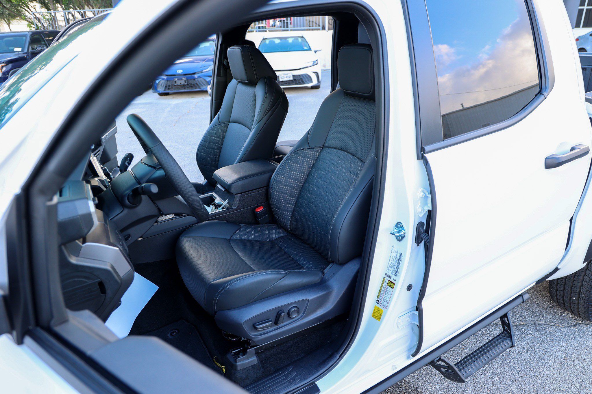 Certified 2026 Toyota Tacoma TRD Off-Road w/ TRD Off Road Premium Package AWD/4WD image 38