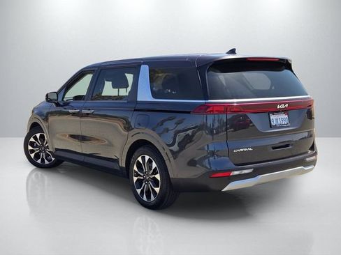 Used 2024 Kia Carnival EX FWD image 6