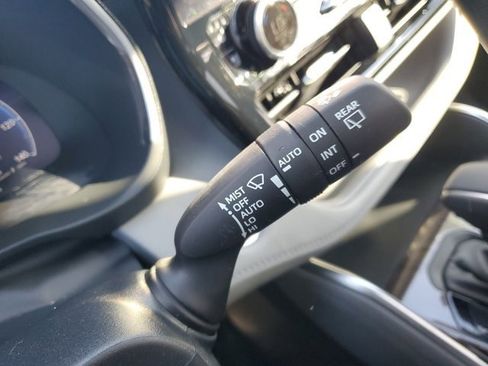 Used 2023 Toyota Highlander Platinum image 23