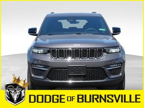 Used 2025 Jeep Grand Cherokee Limited w/ Trailer Tow Package AWD/4WD image 2