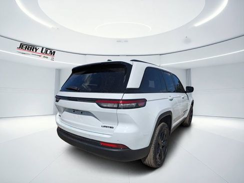New 2025 Jeep Grand Cherokee Limited w/ Black Appearance Package image 3