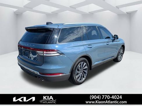 Used 2025 Lincoln Aviator 2WD image 3
