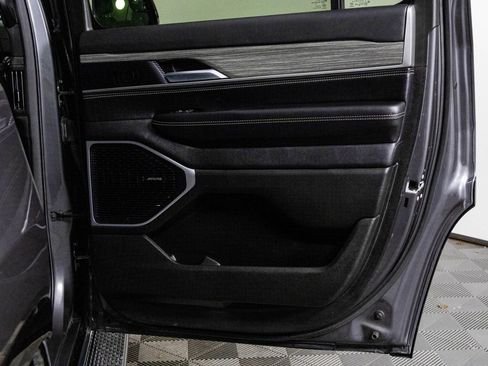 Used 2024 Jeep Wagoneer Series III image 37