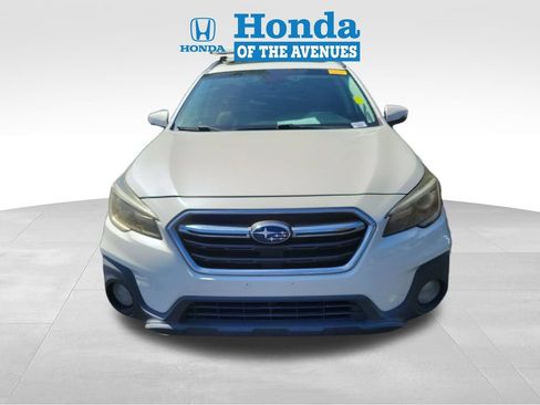 Used 2018 Subaru Outback 2.5i Touring w/ Popular Package #3 AWD/4WD image 3