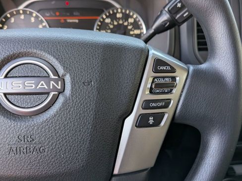 Used 2024 Nissan Titan SV image 20