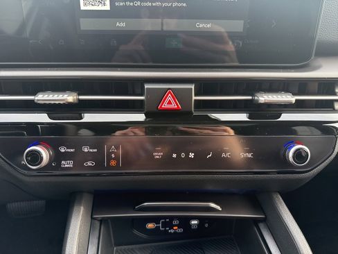 New 2026 Kia Sportage EX w/ EX Panoramic Sunroof Package image 38