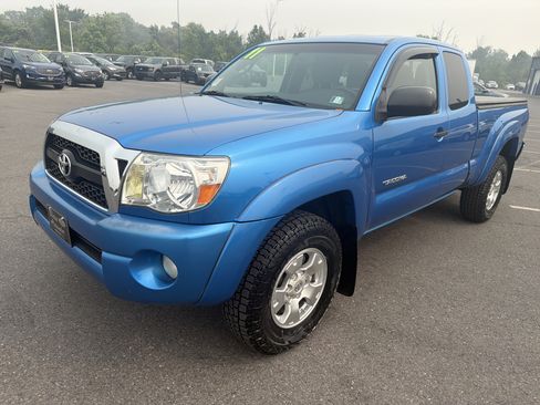 Used 2011 Toyota Tacoma 4x4 Access Cab V6 w/ SR5 Pkg #2 image 8