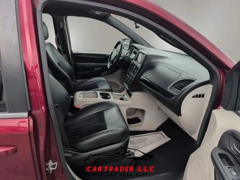 Used 2018 Dodge Grand Caravan SXT FWD image 26
