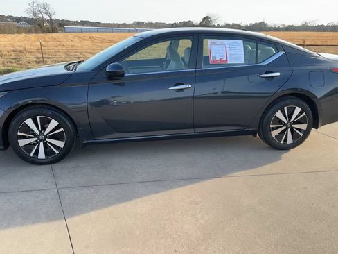 Used 2022 Nissan Altima 2.5 SV FWD image 6