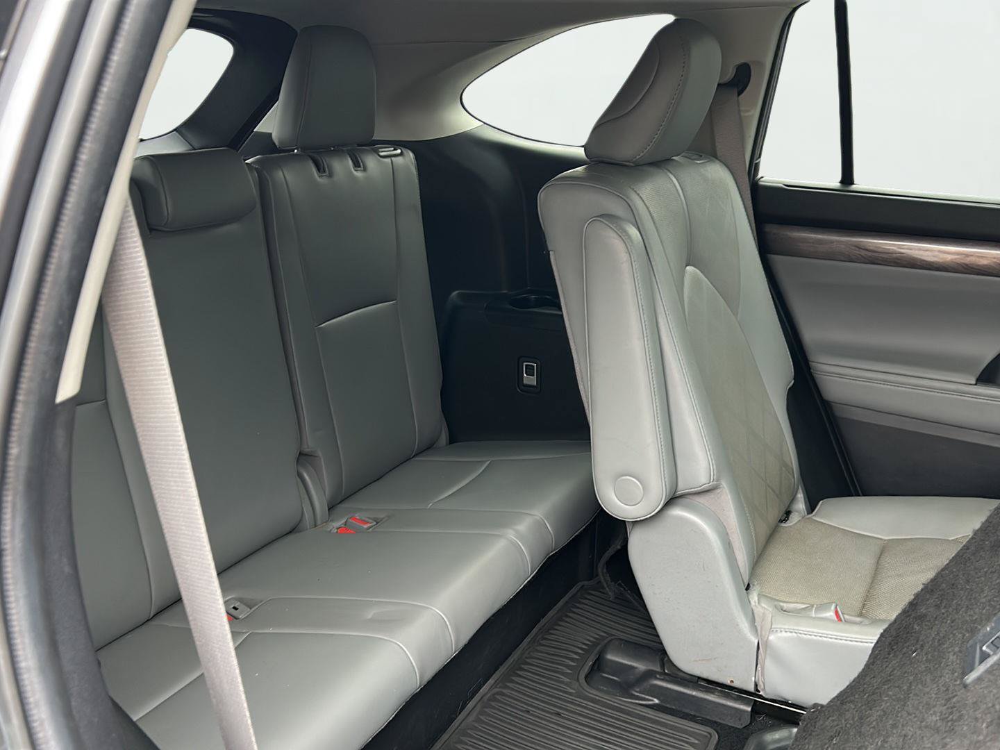 Used 2021 Toyota Highlander Platinum AWD/4WD image 23