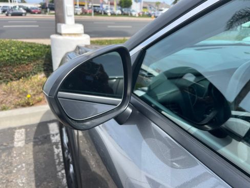 Used 2024 Nissan Rogue S AWD/4WD image 46