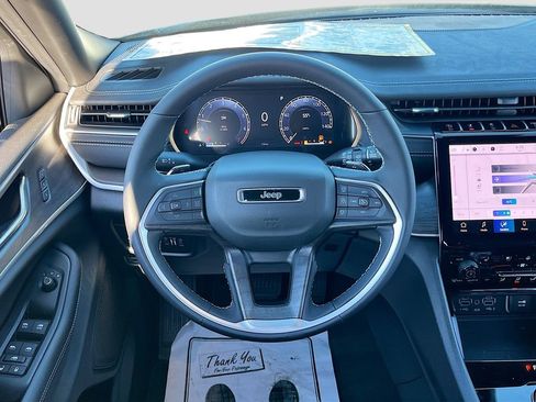 New 2025 Jeep Grand Cherokee Limited w/ Luxury Tech Group II image 23