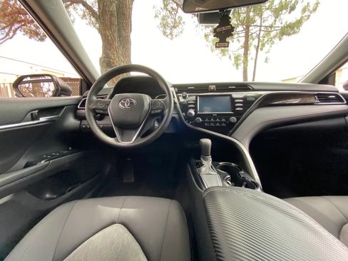 Used 2020 Toyota Camry LE w/ Carpet Mat Package FWD image 29
