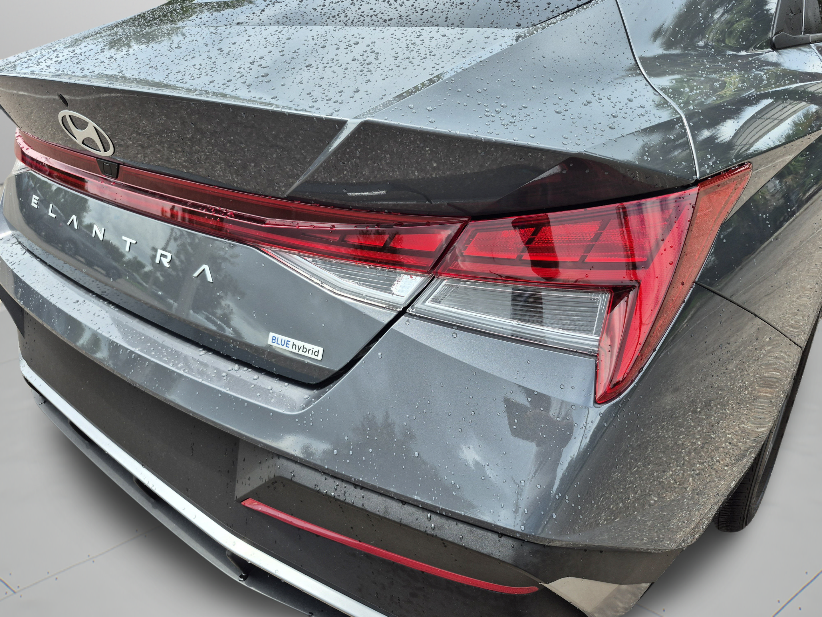 Certified 2025 Hyundai Elantra Hybrid FWD image 32