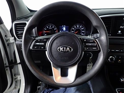 Used 2022 Kia Sportage LX image 18