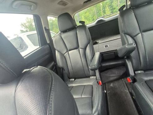 Used 2019 Subaru Ascent Limited AWD/4WD image 5