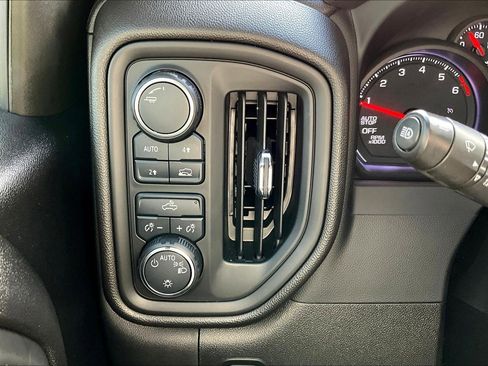 Used 2022 Chevrolet Silverado 1500 Custom image 25