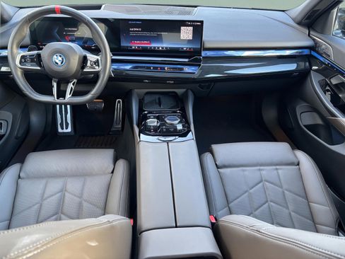 Used 2025 BMW i5 M60 image 8