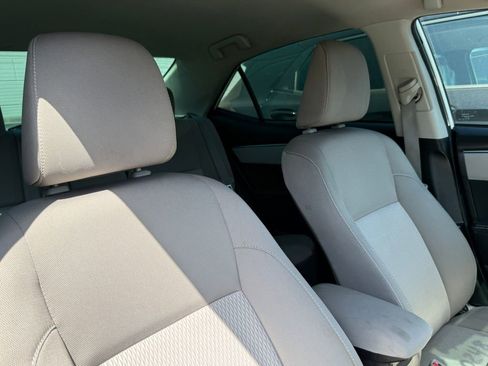 Used 2015 Toyota Corolla LE image 3