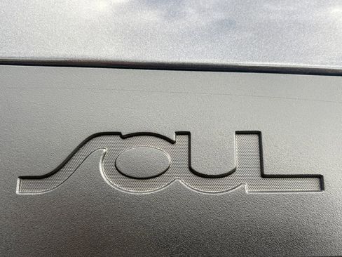 Used 2022 Kia Soul LX w/ Technology Package image 10