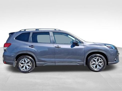 Used 2024 Subaru Forester Premium AWD/4WD image 7
