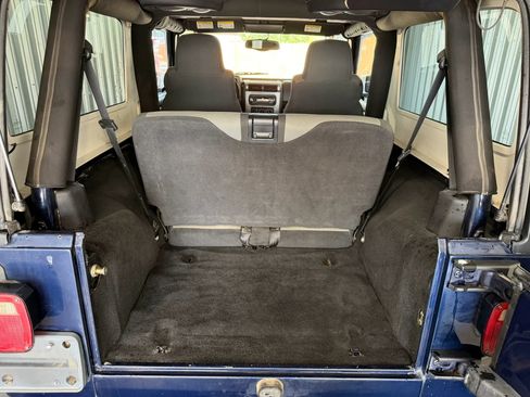 Used 2006 Jeep Wrangler Unlimited AWD/4WD image 12