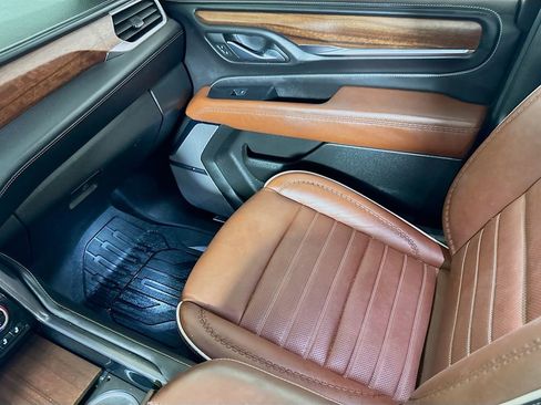 Used 2024 GMC Yukon Denali Ultimate w/ LPO, Floor Liner Package AWD/4WD image 23