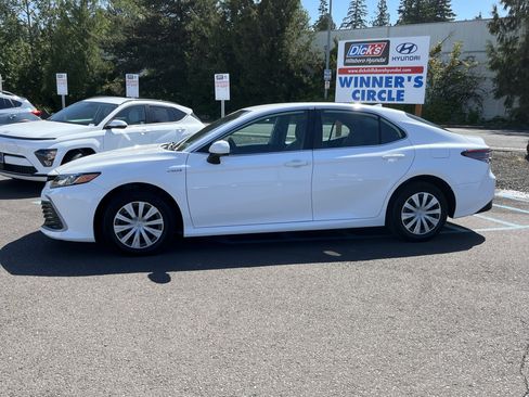 Used 2021 Toyota Camry LE FWD image 2