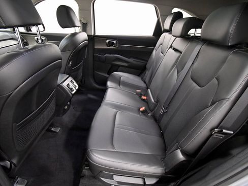 Certified 2023 Kia Sorento S w/ Panoramic Sunroof Package image 15