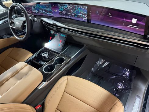 Certified 2026 Cadillac Escalade Luxury image 55