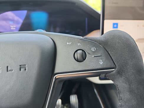 Used 2023 Tesla Model X AWD/4WD image 26
