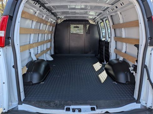 Used 2024 GMC Savana 2500 w/ Driver Convenience Package image 13