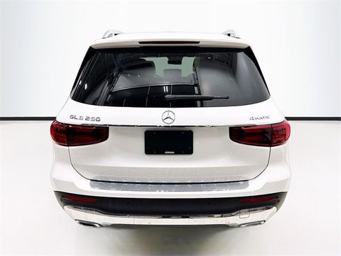 Certified 2025 Mercedes-Benz GLB 250 4MATIC image 6