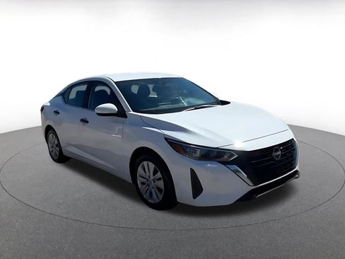 Used 2025 Nissan Sentra S image 3