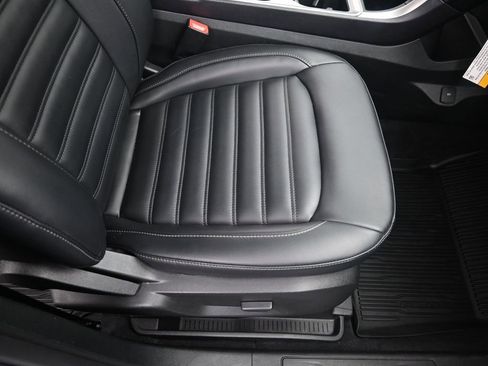 Certified 2024 Ford Edge SEL w/ Convenience Package image 32