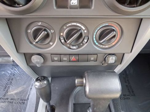 Used 2008 Jeep Wrangler Unlimited Rubicon w/ PWR Convenience Group AWD/4WD image 15