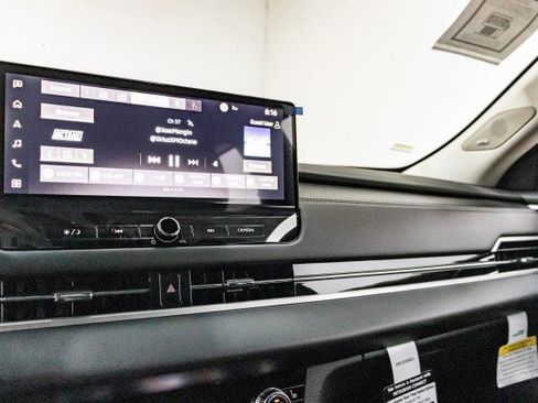 New 2025 Mitsubishi Outlander SE image 12