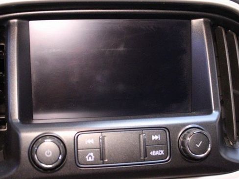 Used 2019 GMC Canyon SLE image 24